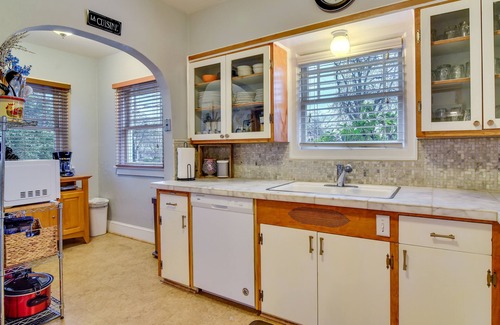 King House | Walk to Williams District: Home w/Hot Tub & Patio