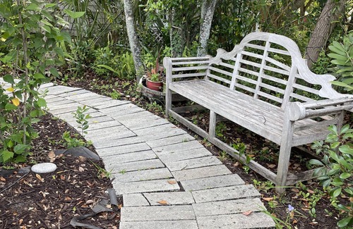St. Augustine Apartment | Walking distance to St George with many attractions and activities.