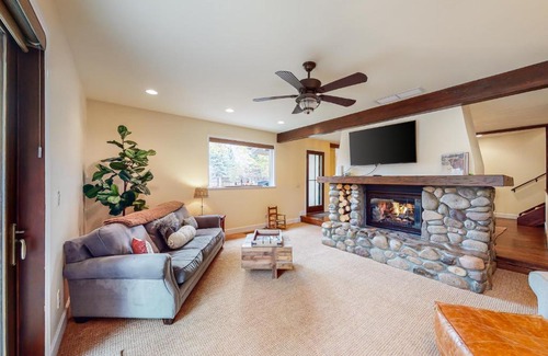 Warm Springs House | Warm Springs Getaway