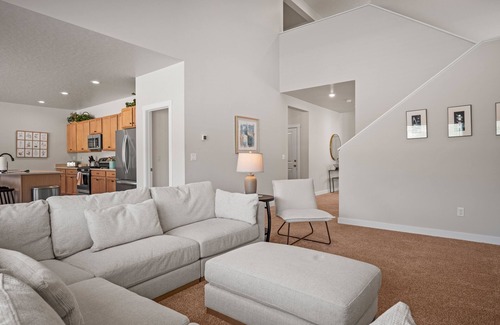 Mountain Green House | Wasatch Peak Chateau R3a| Snowbasin Skiing |Unit A