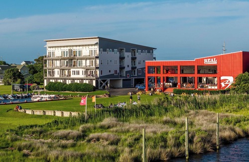 Waves Apartment | Waterfront 3-Bedroom, 2.5-Bathroom Suite at REAL Watersports