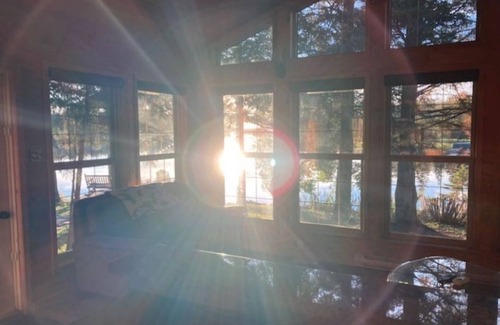 Manitoba Cabin | Waterfront Bliss: 360° Views at Tall Pine Point