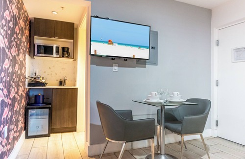 North Beach Hotel | Waterside Hotel and Suites