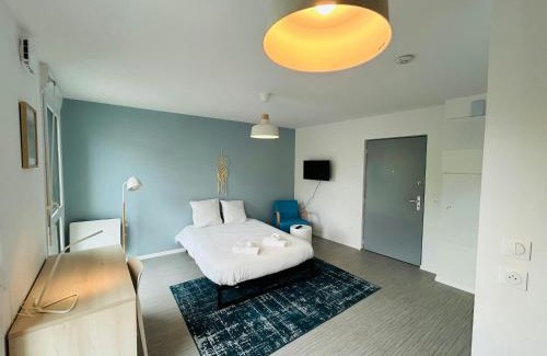 Barbatre Apartment | We Live In R - Suite 201