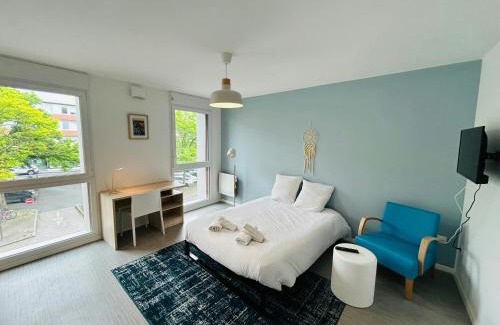 Barbatre Apartment | We Live In R - Suite 201