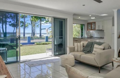 Tin Can Bay Villa | Welcome to Bay Views on Esplanade