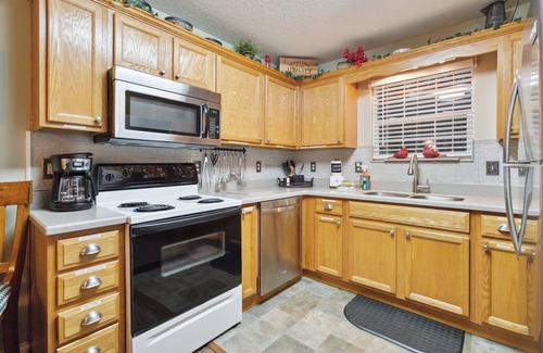 Sloans Valley Cabin | Welcome to Rustic SMAK SHAK – Your Forest View Getaway!