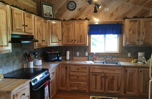 Dundas Cabin | Welcome to The Rustic Retreat where you can rest and relax.