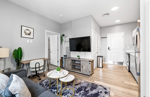 Everett Apartment | Welcoming 1BR Near Encore Boston 8162