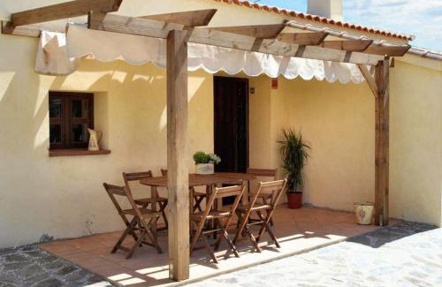 Villanueva del Duque House | Welcoming House in Alcaracejos with Shared Pool