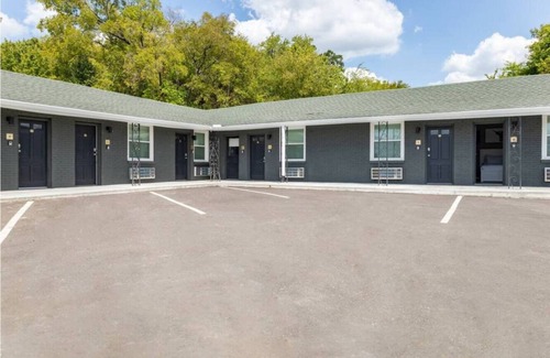 Nashville Apartment | Whimsical 2BR 10-Mins to Nashville