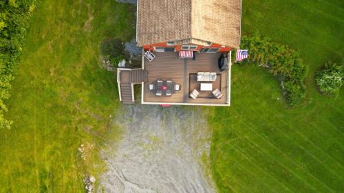 Chester House | WhiSki Cabin *12-acres with mountain views!*