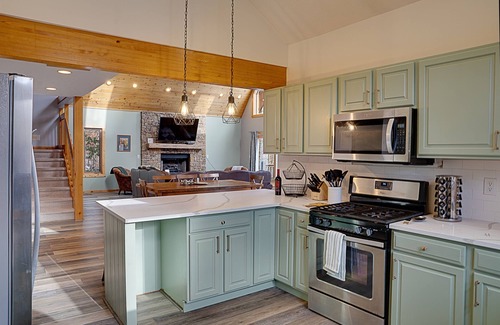 McHenry Ski Chalet | Whispering Retreat in the heart of Deep Creek Lake