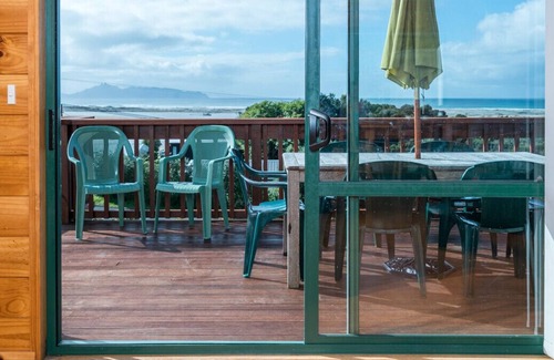 Mangawhai Heads Cottage | Wine Downtime - Mangawhai Holiday Home