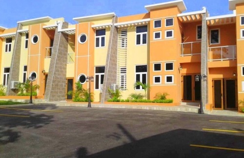 Port-au-Prince House | WISDOM IS READY TO SERVE YOU/FREE TRANSPORTATION AVAILABLE