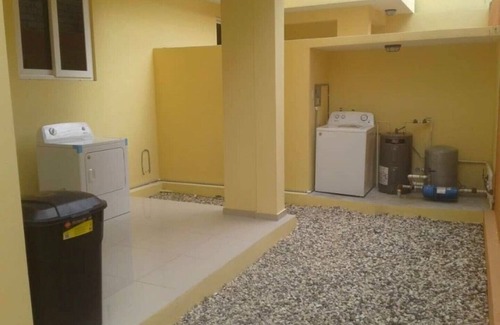 Port-au-Prince House | WISDOM IS READY TO SERVE YOU/FREE TRANSPORTATION AVAILABLE