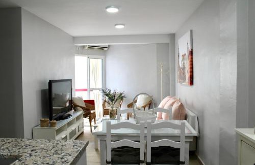 Doctor Barraquer-Grupo Renfe-Policlinico Apartment | WISH SUITE BASILICA