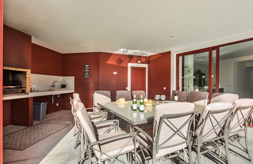 Pata de Cima Villa | Wonderful private villa for 14 guests with private pool, WIFI, A/C, TV and patio