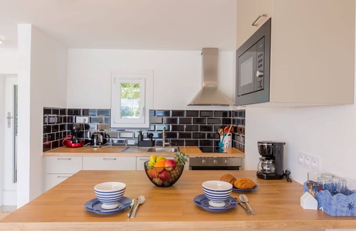 Locquirec House | Wonderful private villa for 4 people with WIFI, TV, patio and pets allowed