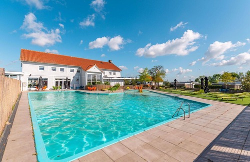 Nunspeet House | Wonderful private villa for 6 guests with pool, WIFI, TV and terrace