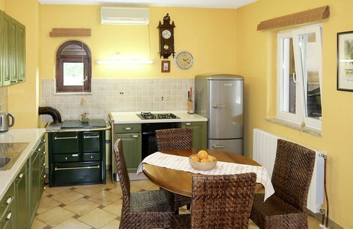 Drinovci House | Wonderful private villa for 4 people with A/C, private pool, WIFI, TV, terrace and pets allowed
