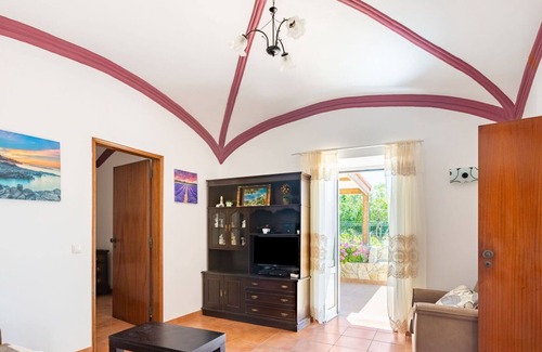 Murta House | Wonderful private villa for 6 guests with WIFI, private pool, A/C, TV, terrace and parking