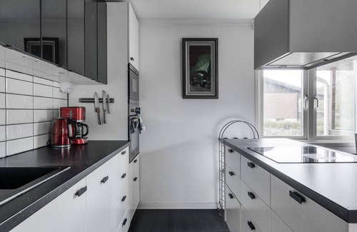 Gothenburg Apartment | Workers Home 4BR - 2 bath - Parking lot - All-inclusive