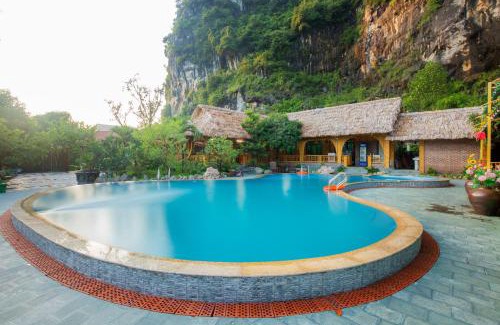 Hoa Lu House | Xuan Son Lakeside Bungalow