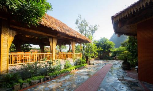 Hoa Lu House | Xuan Son Lakeside Bungalow