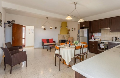 Latchi Villa | Yiangos House - Three Bedroom Villa, Sleeps 6