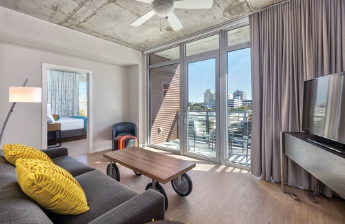 Civic District Resort | You want Austin? You got Austin !
