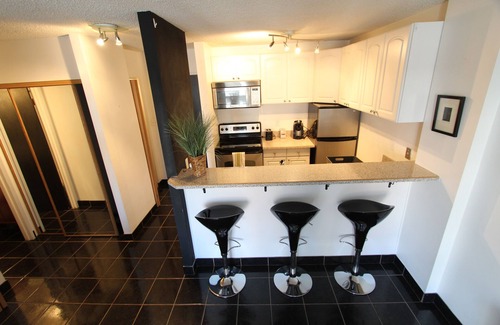 Beltline Condo | YYC IN STYLE - 1 BDRM W/KING BED
