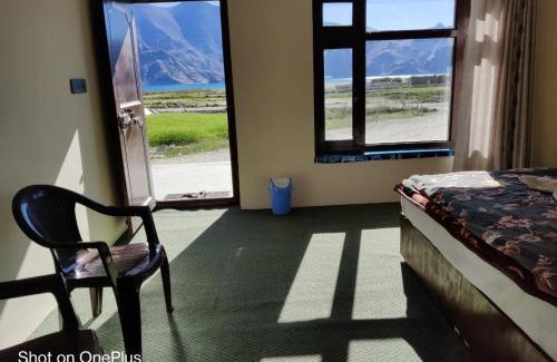 Hundur House | Zamthapa Guest house Merak by LexStays