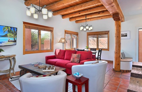 Downtown Santa Fe Hotel | Zona Rosa 74, Santa Cristobal