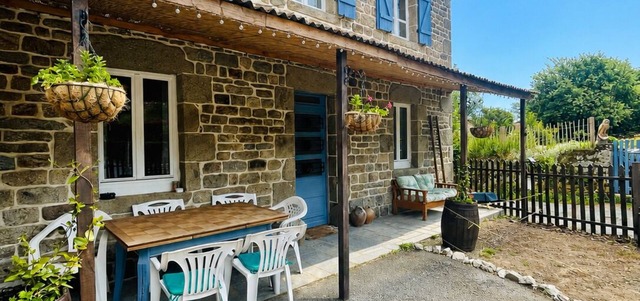 Owl Farmhouse: Charming 19th-Century French Farmhouse in a Tranquil Hamlet