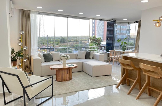 Özel tasarımlı, merkezi konumda, lüks ev