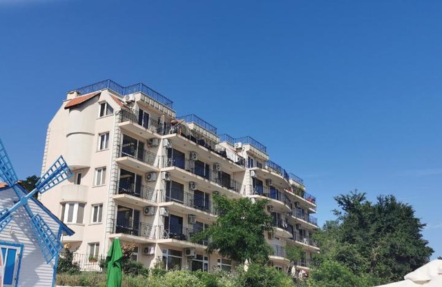 Вила Лазурен бряг