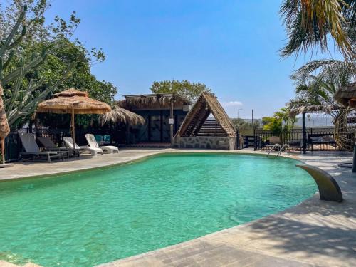 כלנית ריזורט - צימרים כפריים קסומים עם ג'קוזי ובריכה מחוממת ליד הכנרת