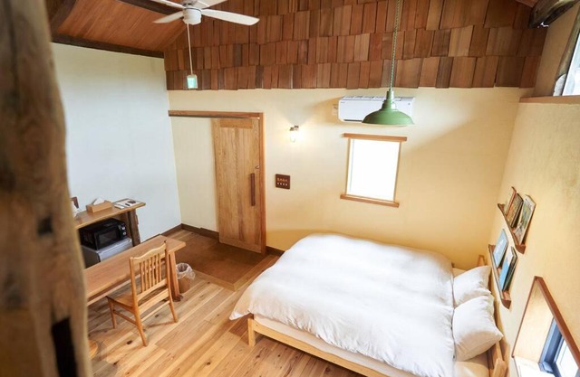 自然素材でリノベした木の香り漂う貸切宿｜藤野民宿（Fujino Guest House）