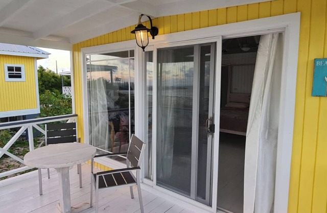 1 Bed Cottage Sleeps 2 - Pet Friendly - Ocean View