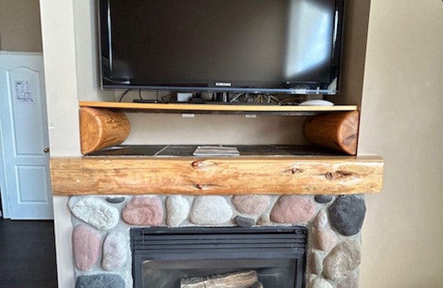 1 bedroom plus loft bedroom and ski hill view