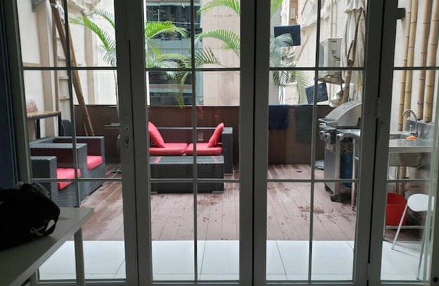 185 Entire flat with 1 bedroom w. walk.out Terrace
