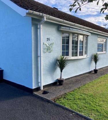 2 Bed Bungalow -25 Gower Holiday Village - Dog Friendly