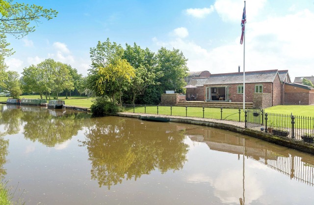 2 bedroom accommodation in Tetchill, near Ellesmere