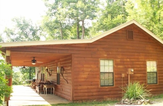 3-bedroom 3-bath cabin just 6 minutes drive to Harrahs Cherokee Casino