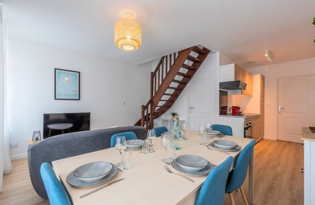 3-bedroom 3 bathrooms, renovated in 2023.