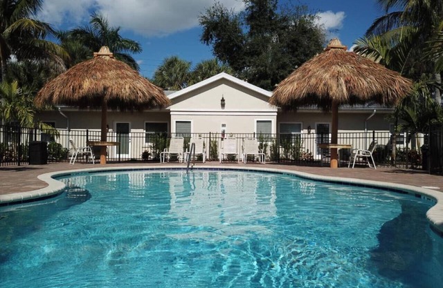 #3-TwinPalms-King Studio Suite