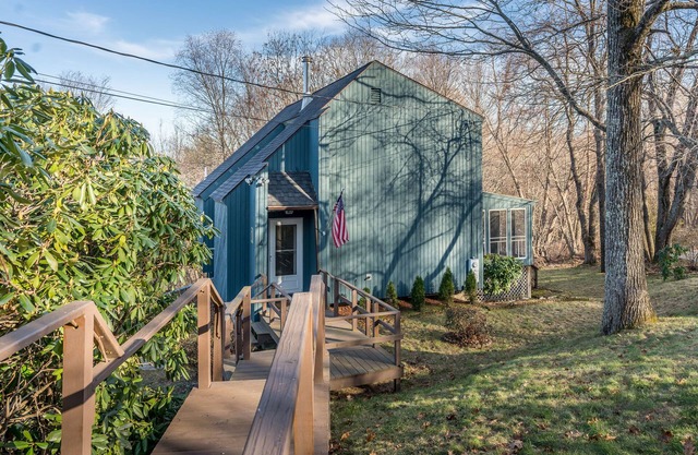 4 BR Serene Home Nestled Amongst the Canopy of Majestic Trees