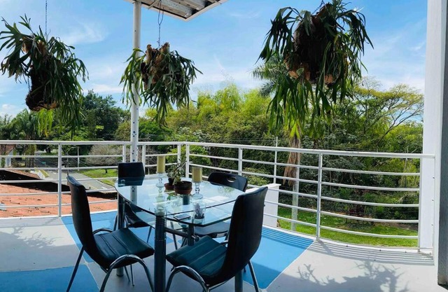 5 star ,Cali Riverside Apartment huge pool wifi