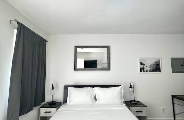 600 apt 3 · Modern Studio W/Parking 10 min to FLL & Beach
